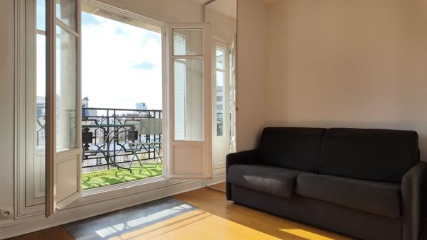 Rare Studio avec terrasse !