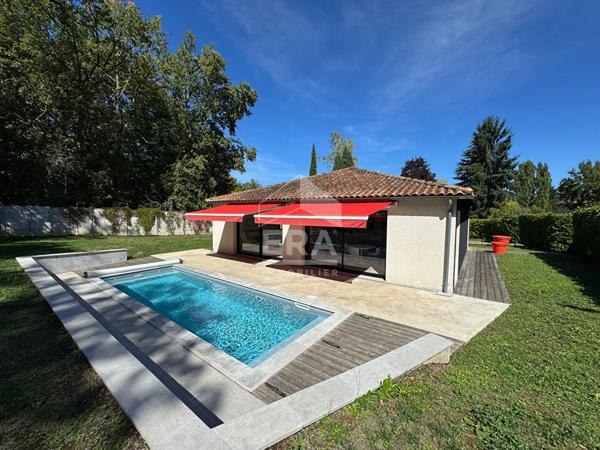 A vendre à Périgueux (24000) superbe Maison contemporaine T6 avec piscine et garages