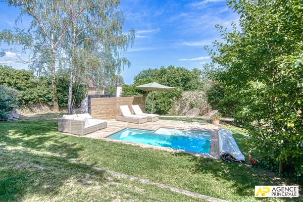 La Celle Saint-Cloud Les Gressets Maison 9 pièces 219m² habitables (310m² au sol ) sur parcelle de 680 m² avec garage et piscine 1 450 000 € **  - Référence  28212