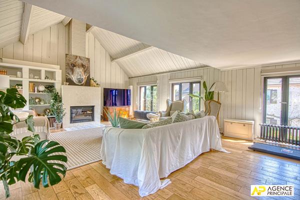 La Celle Saint-Cloud Les Gressets Maison 9 pièces 219m² habitables (310m² au sol ) sur parcelle de 680 m² avec garage et piscine 1 450 000 € **  - Référence  28212