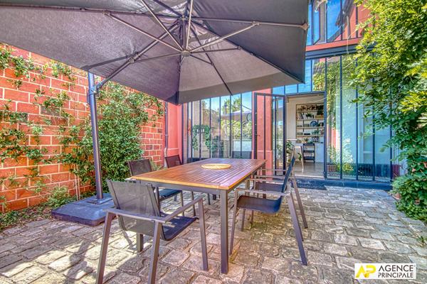 La Celle Saint-Cloud Les Gressets Maison 9 pièces 219m² habitables (310m² au sol ) sur parcelle de 680 m² avec garage et piscine 1 450 000 € **  - Référence  28212
