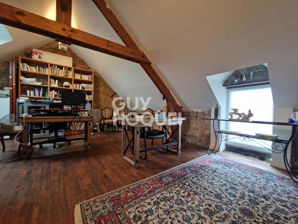 RARE ! MAISON D'ENVIRON 165 M2 DANS LE BOURG D'ELVEN !