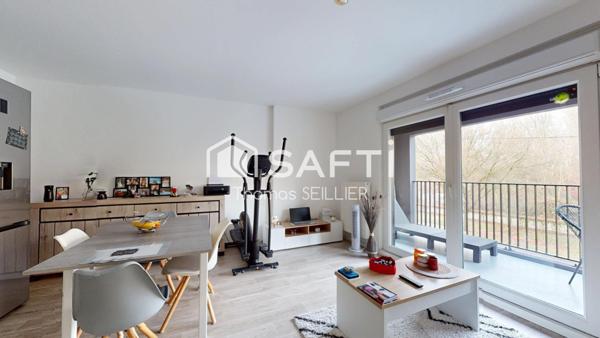 Appartement T3 avec loggia et 2 places de parking