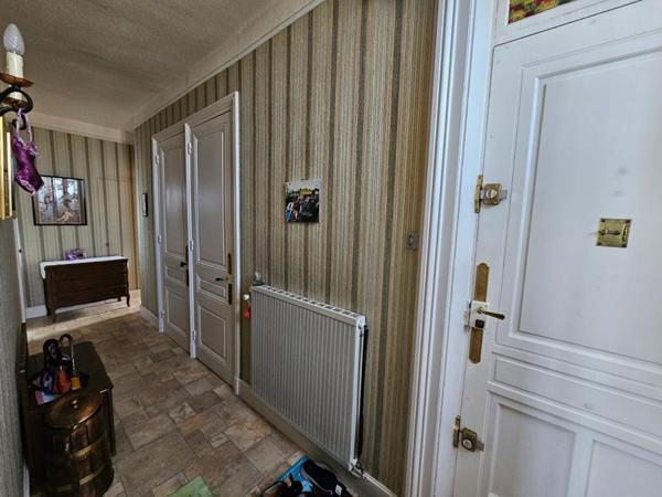 Saint Etienne 42100 secteur Cours Fauriel Appartement  T2 de 70m² habitables 1 chambre  GARAGE 2 GRENIERS 2 CAVES