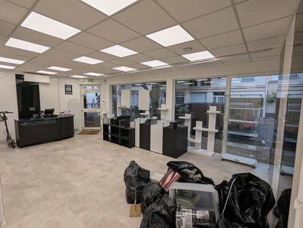 LOCAL COMMERCIAL CENTRE