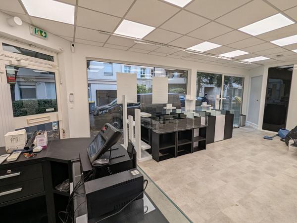 LOCAL COMMERCIAL CENTRE