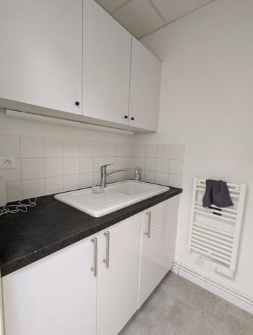 LOCAL COMMERCIAL CENTRE