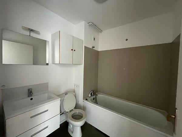 A LOUER : T2 à LILLE • • 710 € CC • Réf. 209-00