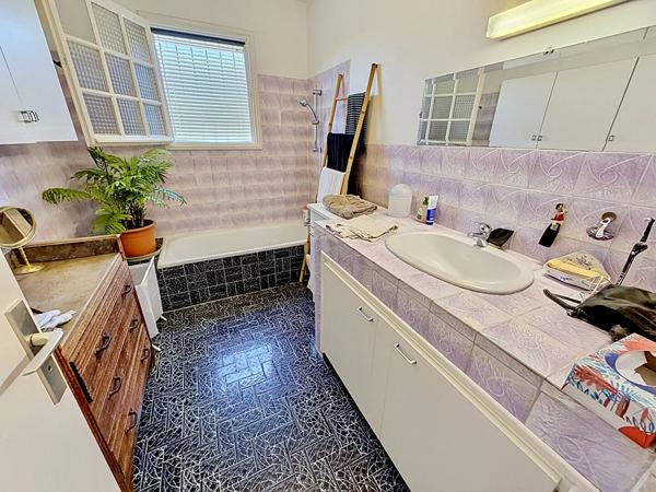 PEYMEINADE  154 m²  Terrain de 2 634 m² Piscine 699 000 € possibilité 2 logements