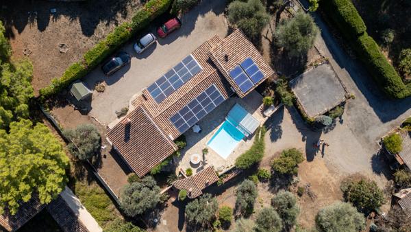 PEYMEINADE  154 m²  Terrain de 2 634 m² Piscine 699 000 € possibilité 2 logements