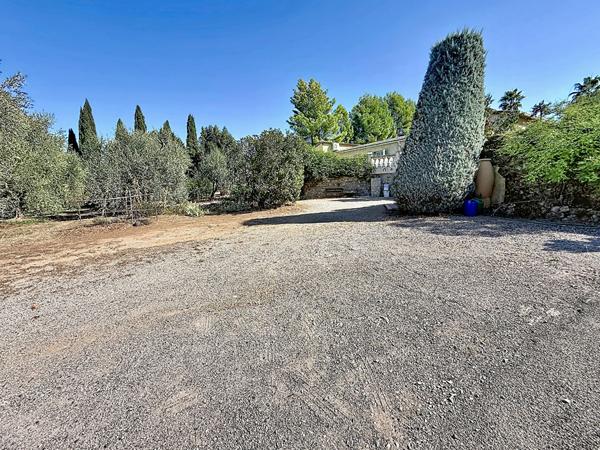 PEYMEINADE  154 m²  Terrain de 2 634 m² Piscine 699 000 € possibilité 2 logements