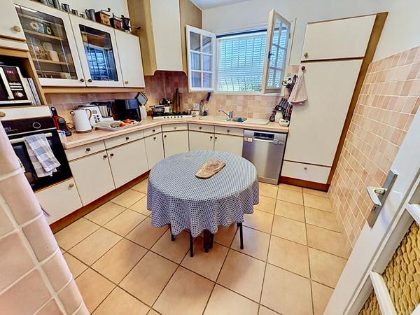 PEYMEINADE  154 m²  Terrain de 2 634 m² Piscine 699 000 € possibilité 2 logements