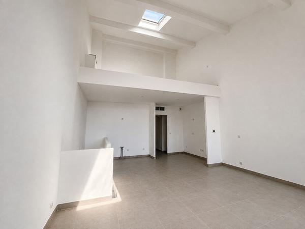 Triplex à proximité immédiate de Cannes Banane, des commerces et des plages