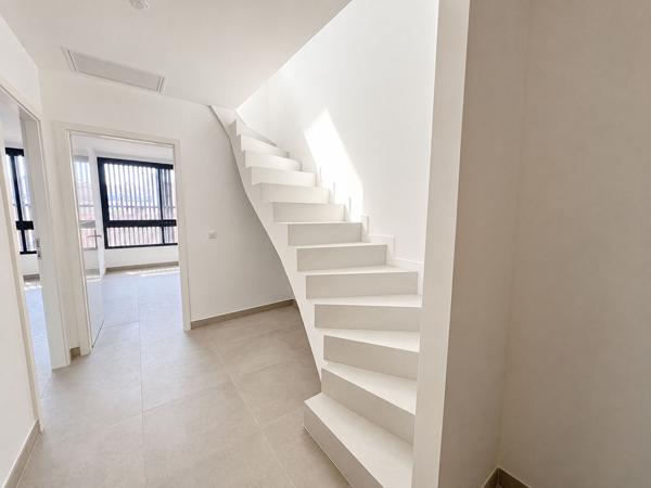 Triplex à proximité immédiate de Cannes Banane, des commerces et des plages