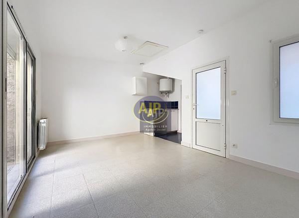 Appartement à louer Nantes : 1 pièces, 15m² avec 0 chambre(s) à 399€ - AJP Immobilier Nantes Jouzel