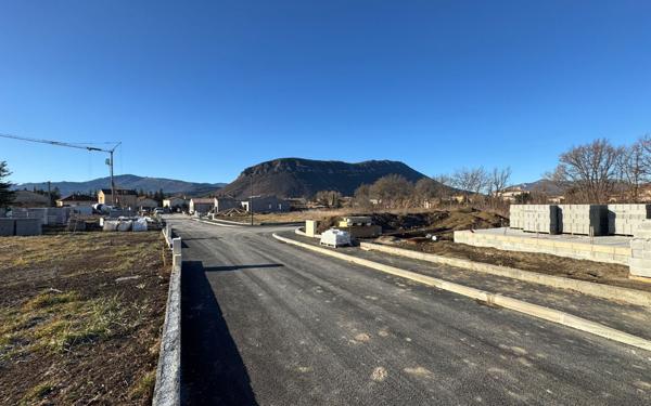 Terrain à vendre    Laragne-Montéglin