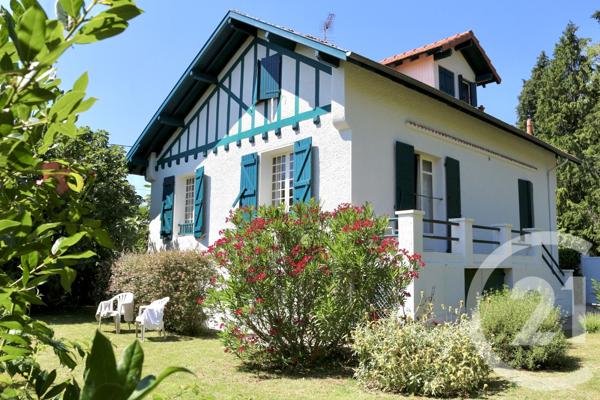 Maison à vendre  5 pièces - 140 m 2   PAU  - 64
