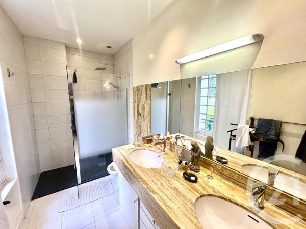 Maison à vendre  5 pièces - 140 m 2   PAU  - 64