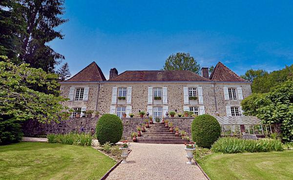 Chateau à vendre à Nontron (24300) - Dordogne