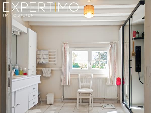 Longère de caractère sur 3 587 m² de terrain clos et arboré