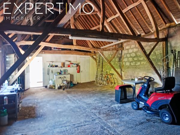 Longère de caractère sur 3 587 m² de terrain clos et arboré