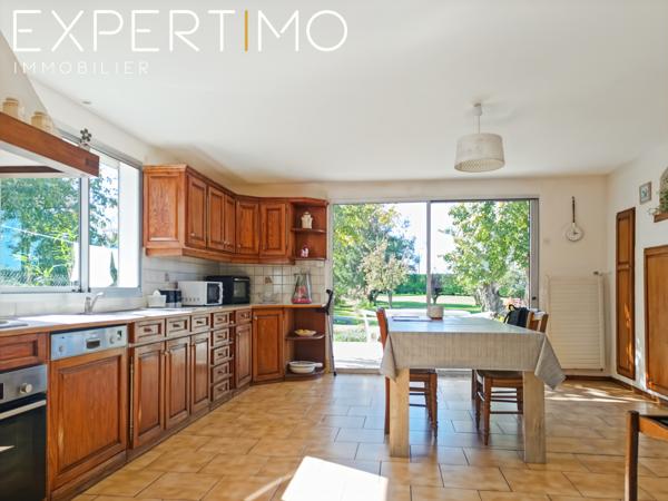 Longère de caractère sur 3 587 m² de terrain clos et arboré
