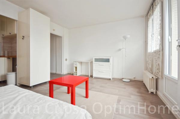 ARCUEIL - 2 MIN RER LAPLACE - STUDIO 26,06 M², ASCENSEUR, BALCON, GRANDE CAVE