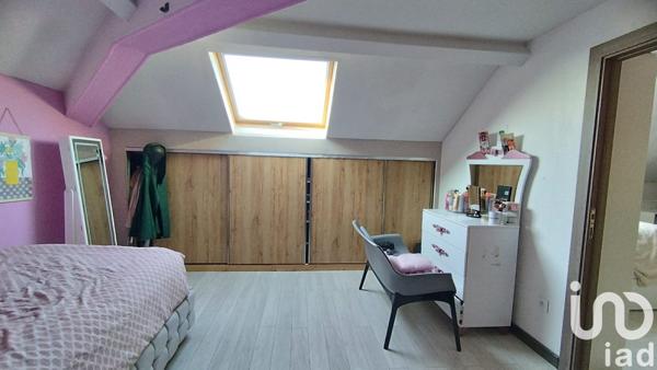 Maison 9 pièces de 320 m² à Oyonnax (01100)