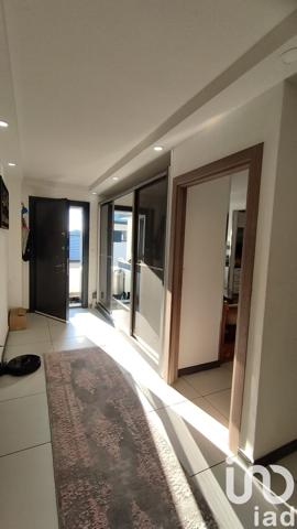 Maison 9 pièces de 320 m² à Oyonnax (01100)