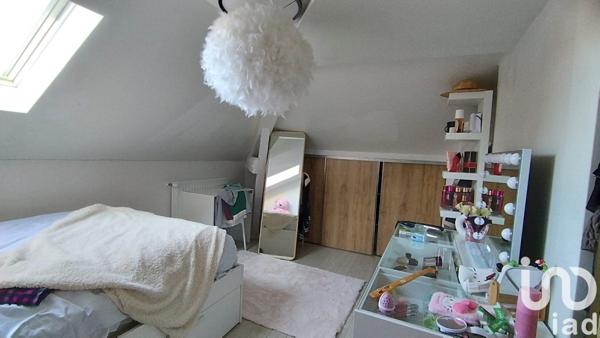 Maison 9 pièces de 320 m² à Oyonnax (01100)