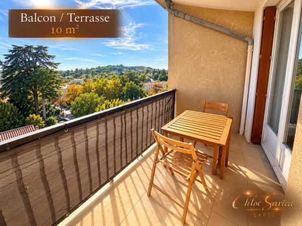 91 m² rénovés avec terrasse, proche centre