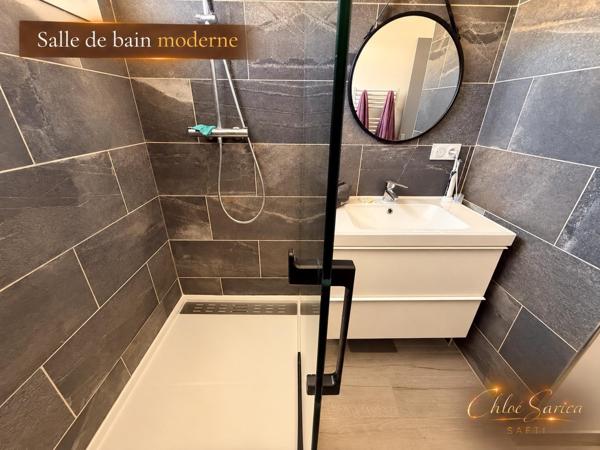 91 m² rénovés avec terrasse, proche centre