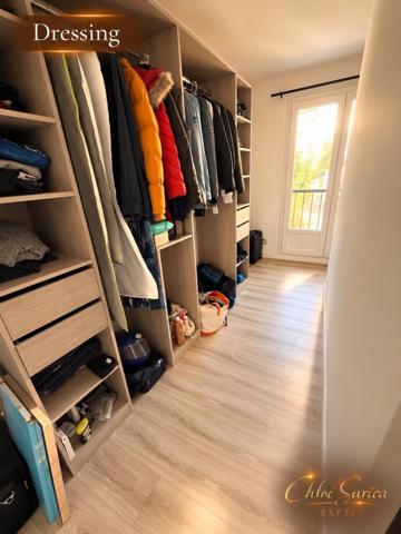 91 m² rénovés avec terrasse, proche centre