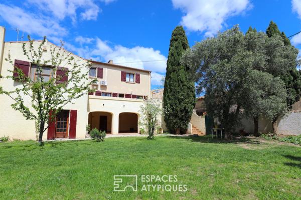 Maison d’architecte de 274 m² avec jardin piscinable et volumes atypiques