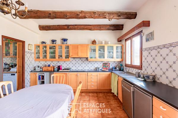 Maison d’architecte de 274 m² avec jardin piscinable et volumes atypiques