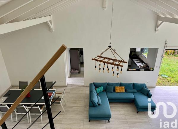Maison 4 pièces de 200 m² à Baie-Mahault (97122)