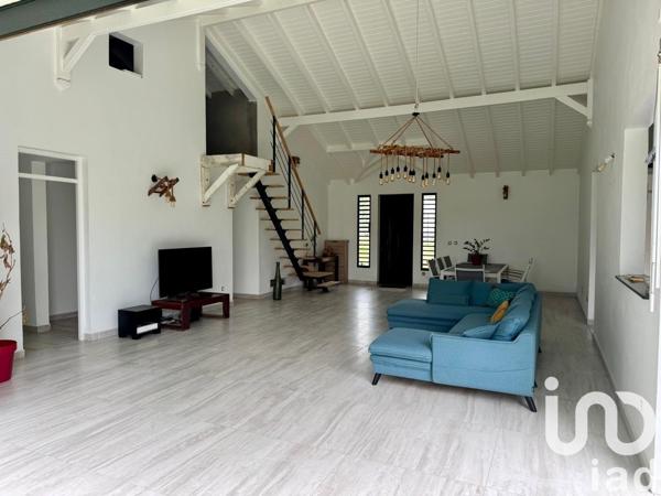 Maison 4 pièces de 200 m² à Baie-Mahault (97122)