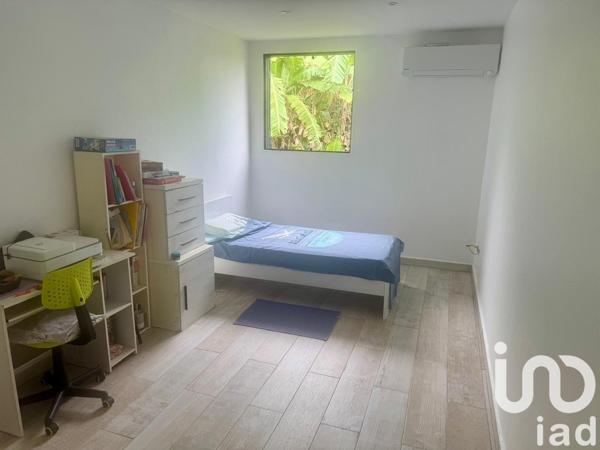 Maison 4 pièces de 200 m² à Baie-Mahault (97122)