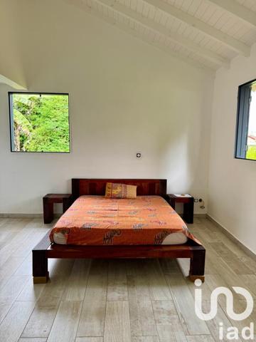 Maison 4 pièces de 200 m² à Baie-Mahault (97122)