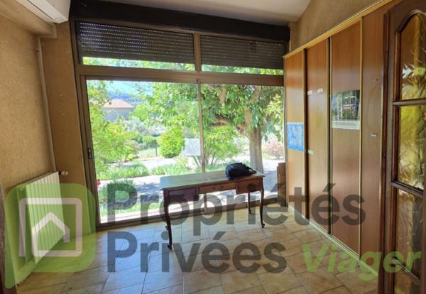Grande villa de plain pied T5 de 160 M2, sur 1400 M2 de terrain piscinable