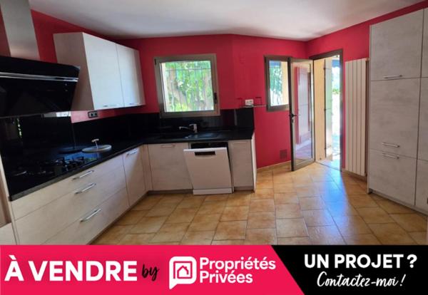 Grande villa de plain pied T5 de 160 M2, sur 1400 M2 de terrain piscinable