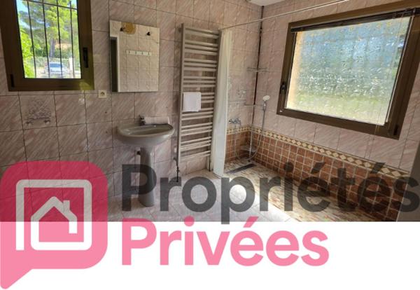 Grande villa de plain pied T5 de 160 M2, sur 1400 M2 de terrain piscinable