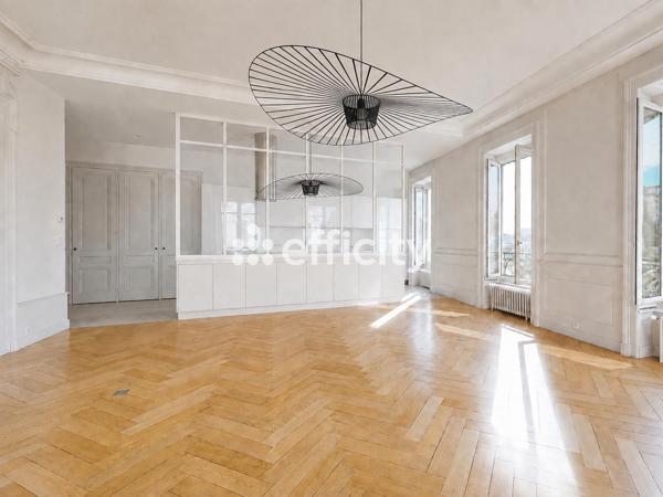 Appartement
         3 pièces
        - 119 m² Bien prestige 700 000 € *
