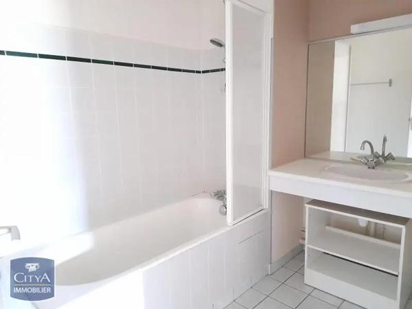 Appartement à louer 3 pièces 81.91m² Besançon (25000)