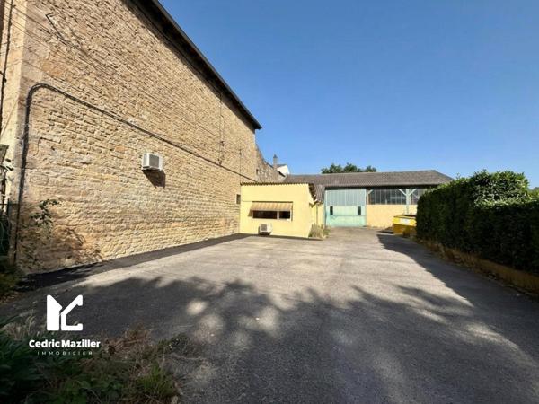 Local commercial 330 m2 +Terrain