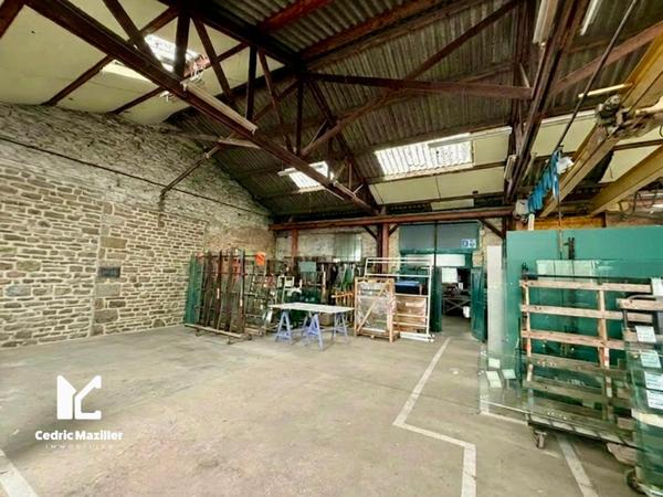 Local commercial 330 m2 +Terrain