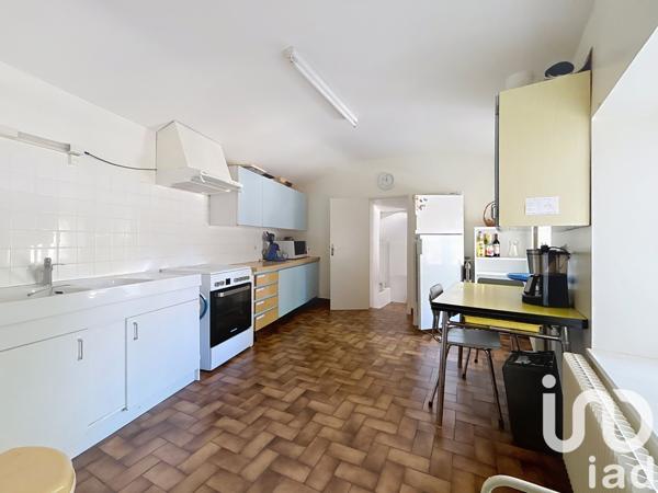 Maison à vendre 8 pièces 196 m² Saint-Georges-de-Luzençon