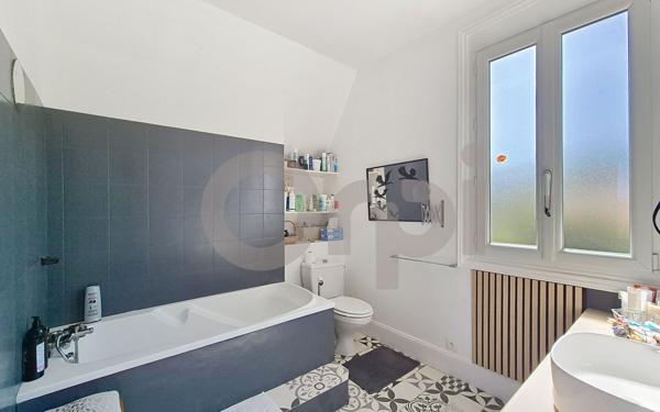 Maison à vendre    5 pièces •  Brive-la-Gaillarde