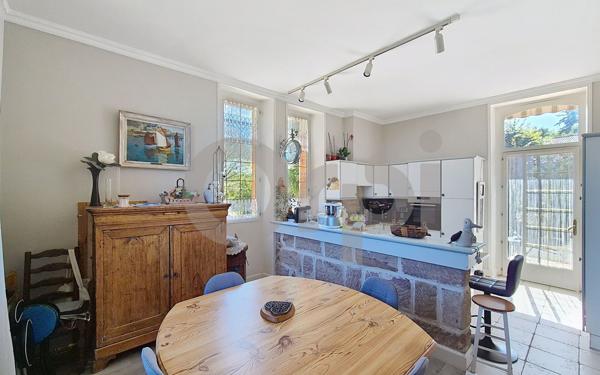 Maison à vendre    5 pièces •  Brive-la-Gaillarde