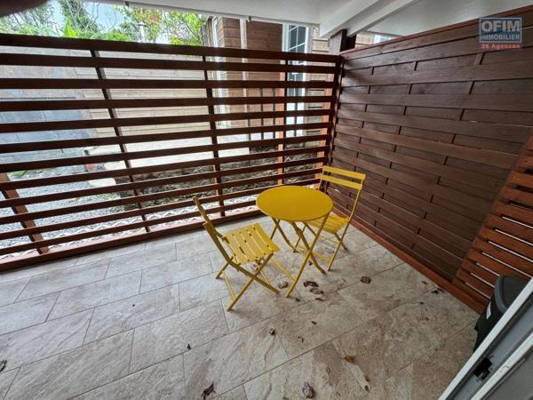 A louer studio MEUBLE ET EQUIPE neuf avec grande varangue proche de l'université